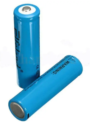 2 Elfeland 3.7V 3000mAh 18650 Li-ion Batteries