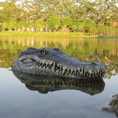 Crocodile Alligator Head Electric RC Boat With 2.4G Remote Control Gator Croc Simulation in action